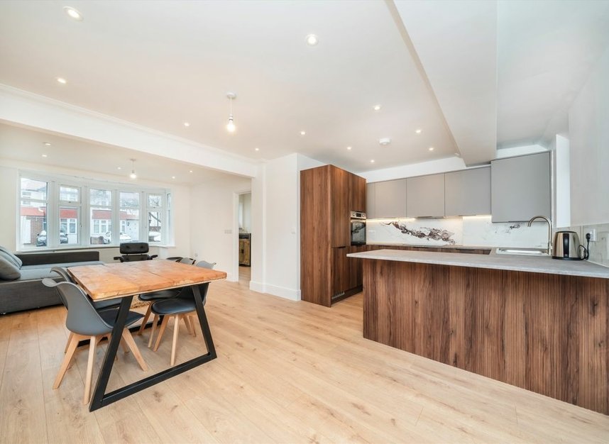 Properties sold in Conway Crescent - UB6 8JA view2