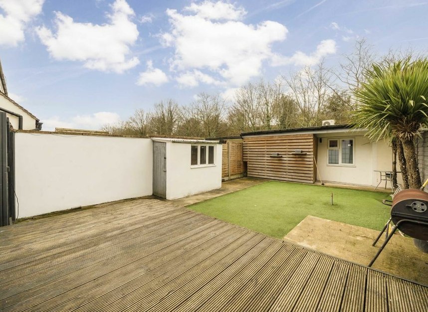 Properties sold in Conway Crescent - UB6 8JA view4
