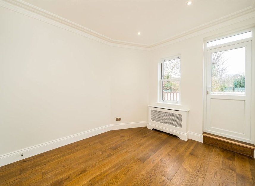 Properties for sale in Coolhurst Road - N8 8EP view11