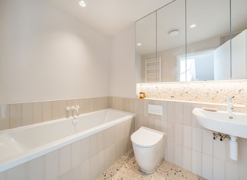 Properties for sale in Coombe Lane - SW20 0RW view10