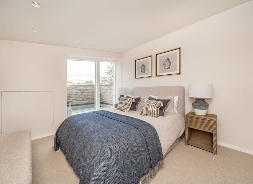 Properties for sale in Coombe Lane - SW20 0RW view11