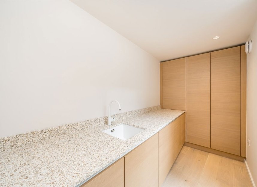 Properties for sale in Coombe Lane - SW20 0RW view6