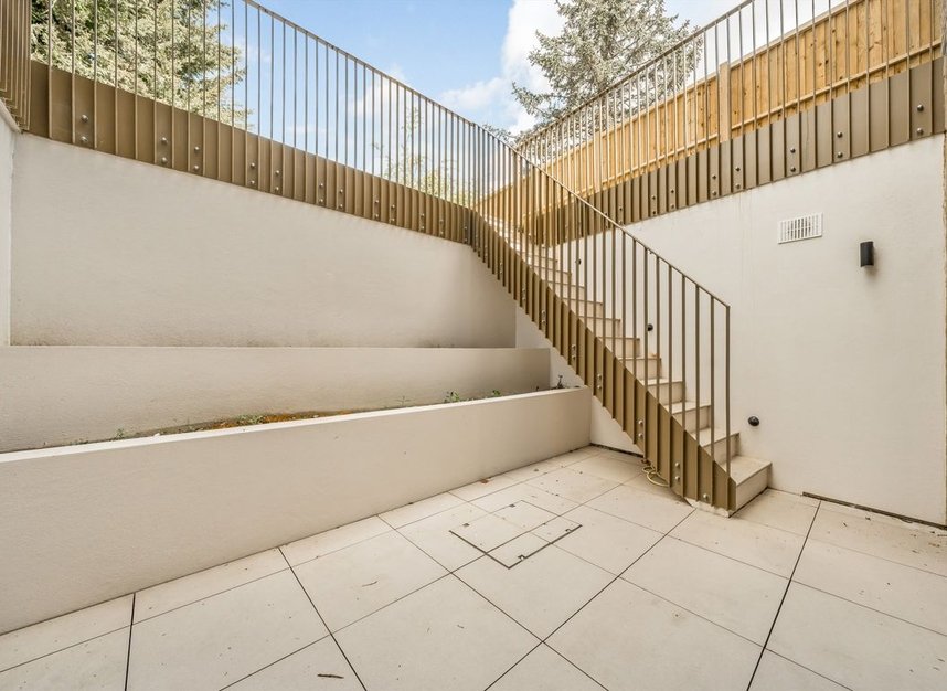 Properties for sale in Coombe Lane - SW20 0RW view7