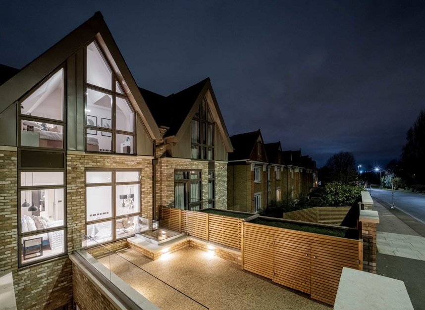 House semidetached for sale in Cottenham Park Road, London, SW20