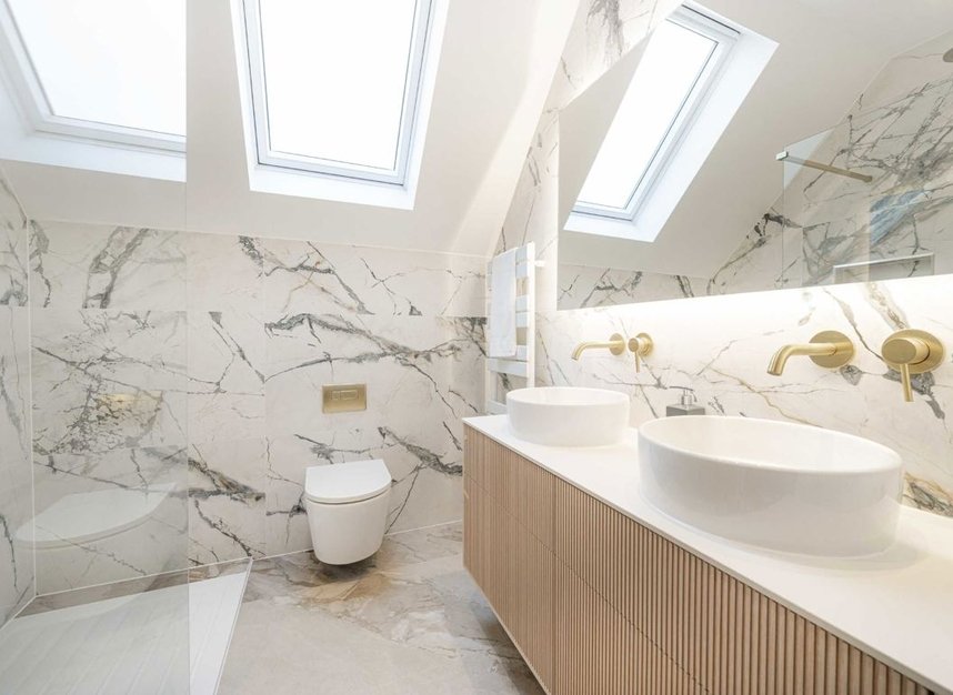 Properties for sale in Courtlands Avenue - TW12 3NT view6