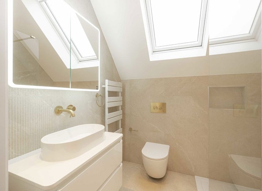 Properties for sale in Courtlands Avenue - TW12 3NT view8
