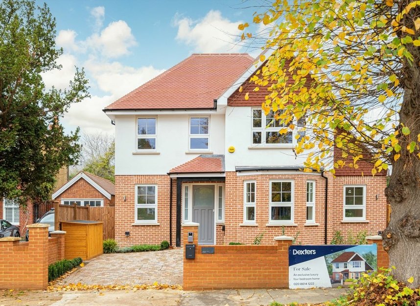 Properties for sale in Courtlands Avenue - TW12 3NT view1