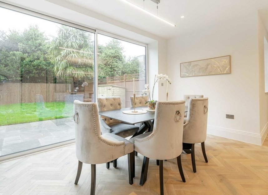 Properties for sale in Courtlands Avenue - TW12 3NT view4