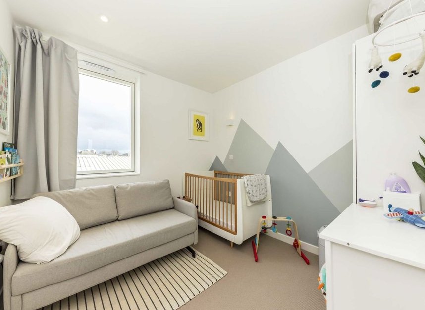 Properties for sale in Cowleaze Road - KT2 6FE view6