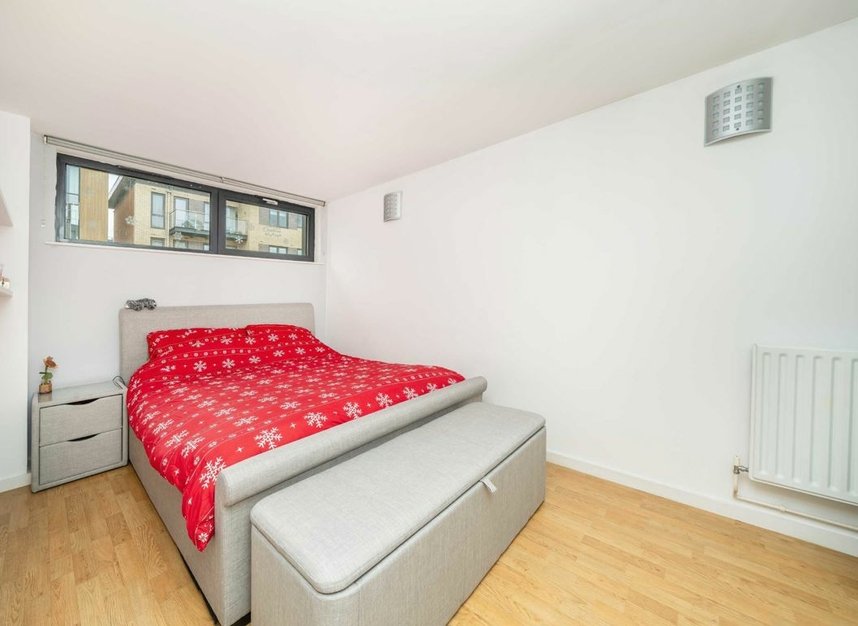 Properties for sale in Cowley Road - W3 7UN view5