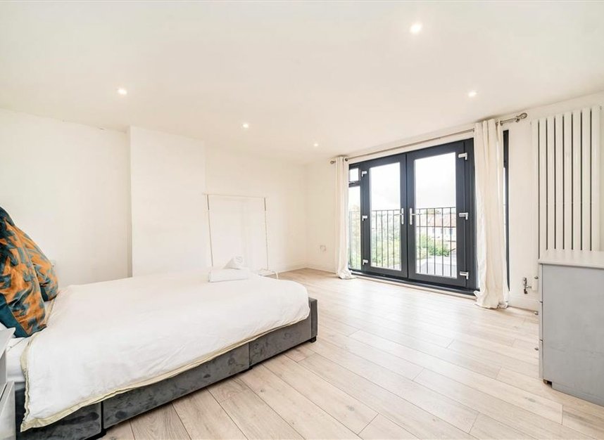 Properties for sale in Crantock Road - SE6 2QS view6