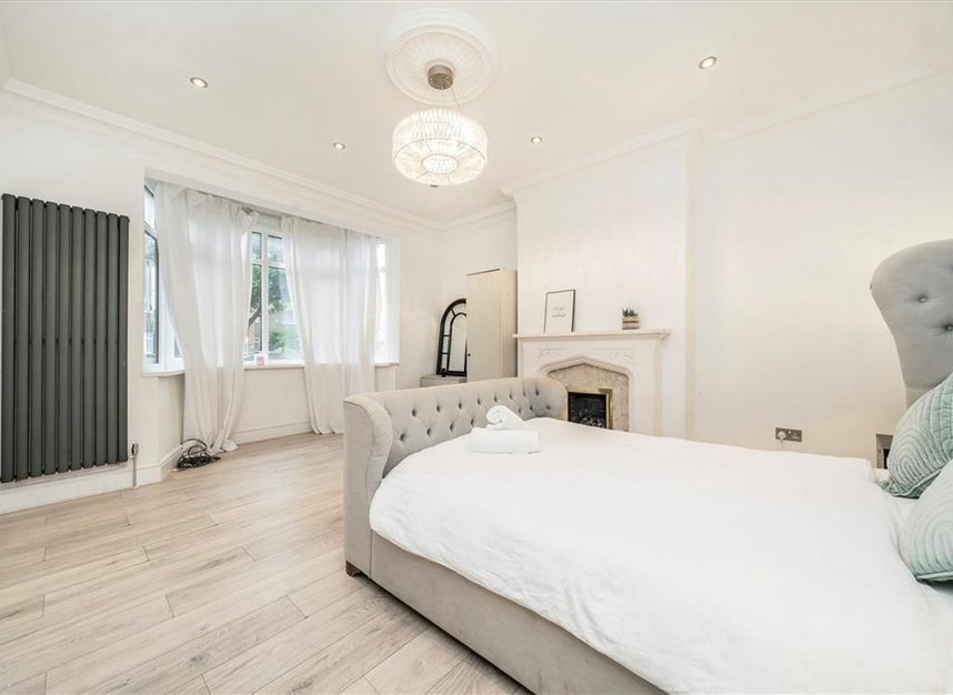 Properties for sale in Crantock Road - SE6 2QS view3
