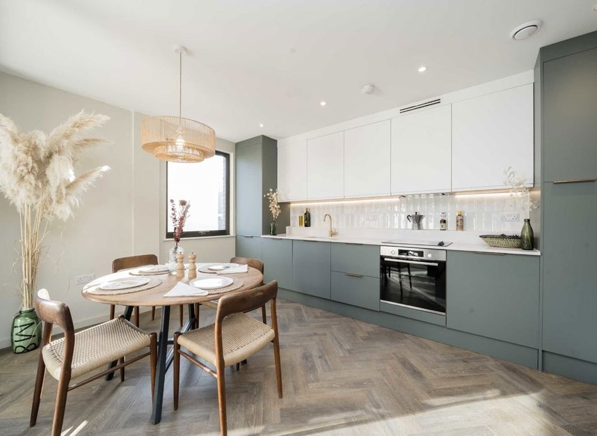 Properties for sale in Craven Avenue - W5 2TU view2