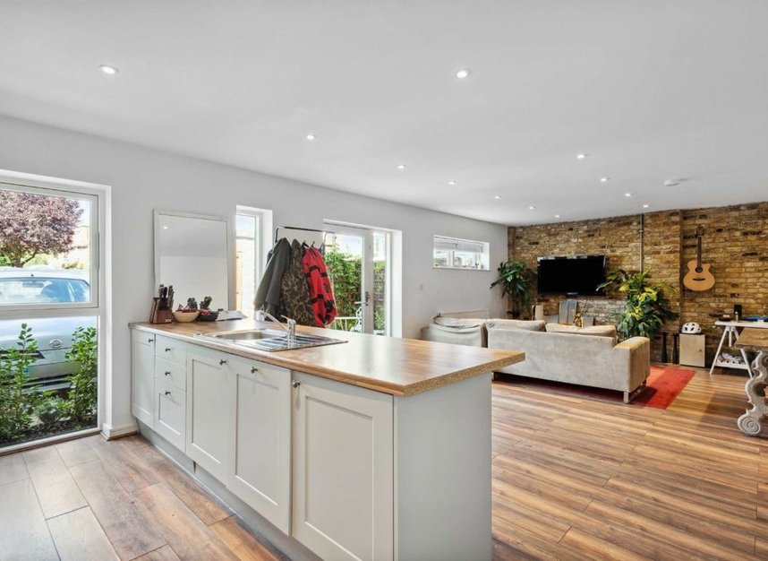 House semidetached for sale in Craven Gardens, London, SW19 (Ref