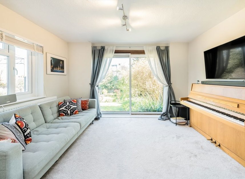 Properties for sale in Creighton Avenue - N10 1NU view8