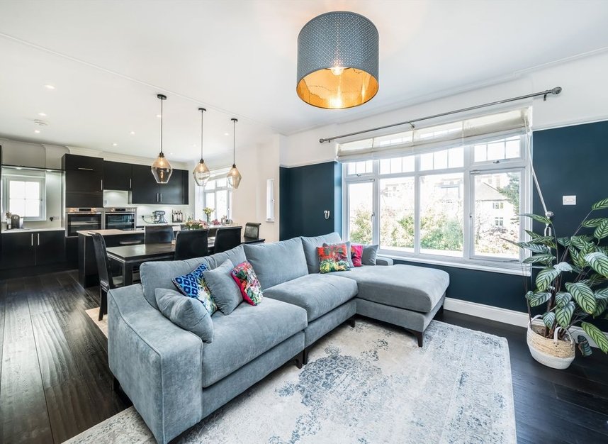 Properties for sale in Creighton Avenue - N10 1NU view3