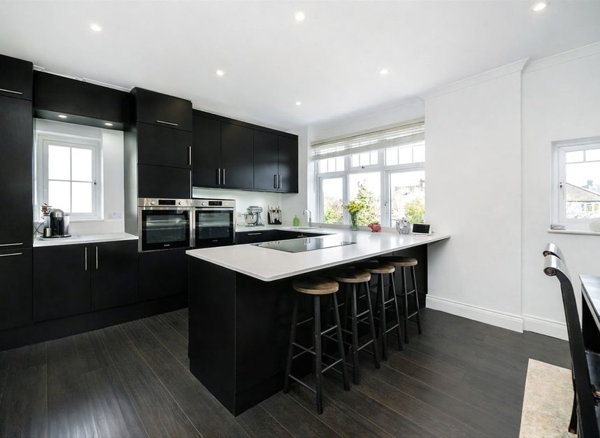 Properties for sale in Creighton Avenue - N10 1NU view5