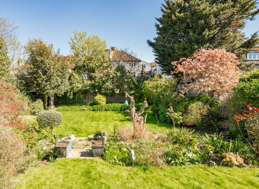 Properties for sale in Creighton Avenue - N10 1NU view13
