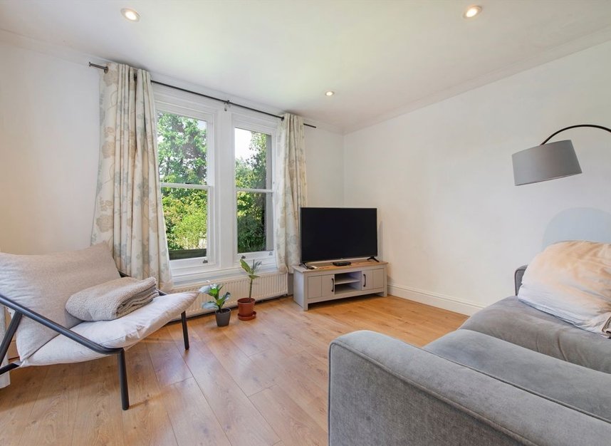 Properties for sale in Crescent Road - N8 8AL view2