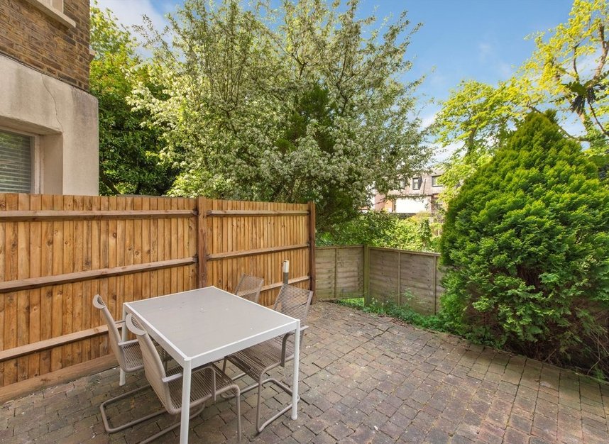 Properties for sale in Crescent Road - N8 8AL view4