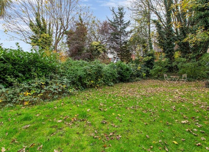 Flat for sale in Crescent Way, London, SE4 (Ref 215382) Dexters