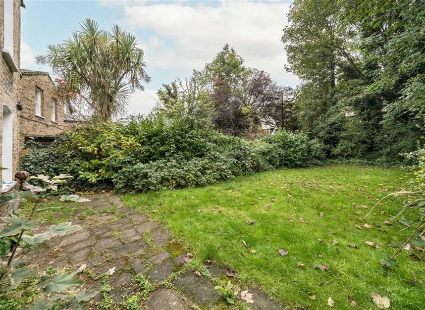 Properties for sale in Crescent Way - SE4 1QL view2