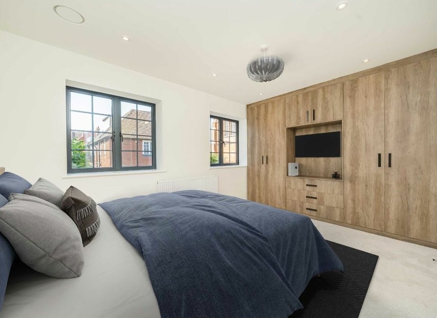 Properties for sale in Cricklade Avenue - SW2 3HH view9