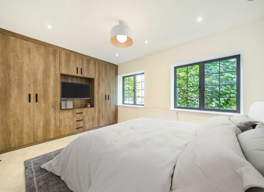 Properties for sale in Cricklade Avenue - SW2 3HH view10