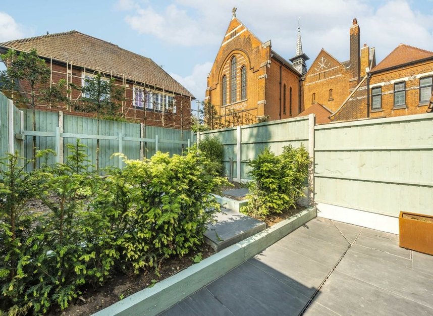 Properties for sale in Cricklade Avenue - SW2 3HH view12