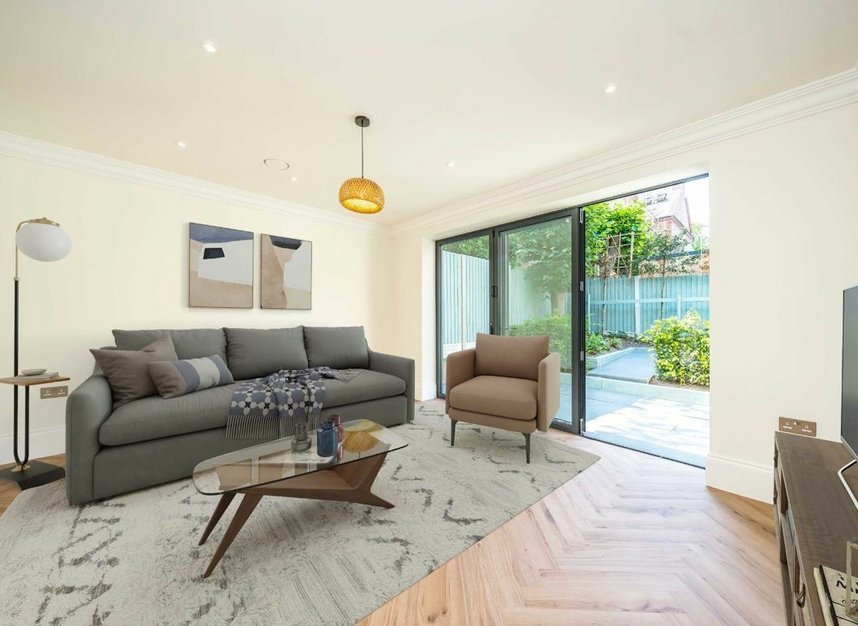 Properties for sale in Cricklade Avenue - SW2 3HH view4