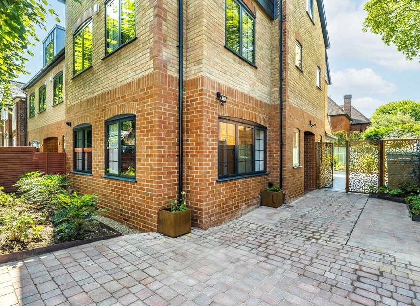 Properties for sale in Cricklade Avenue - SW2 3HH view14