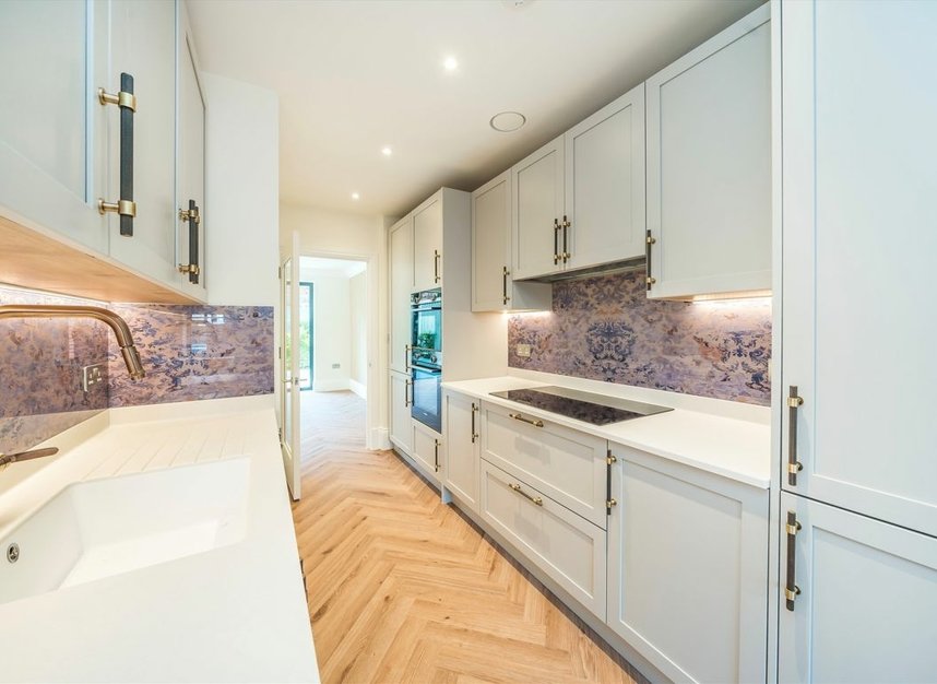 Properties for sale in Cricklade Avenue - SW2 3HH view6