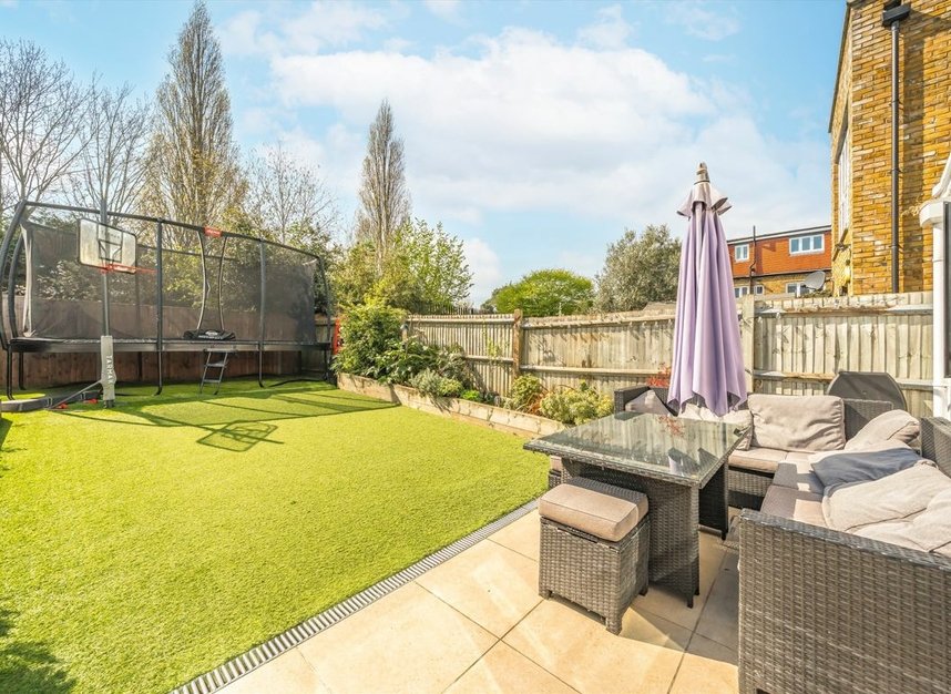 Properties for sale in Crowborough Road - SW17 9QF view2