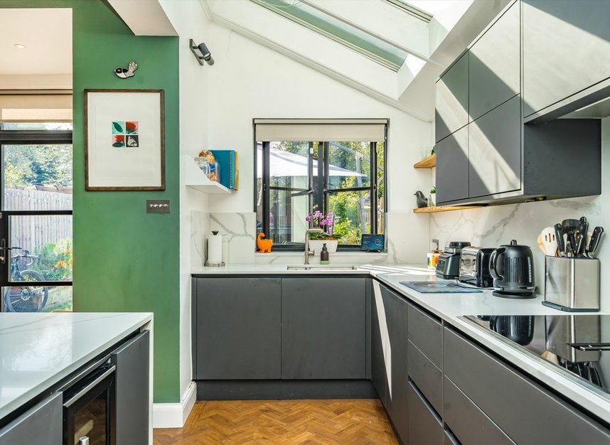 Properties for sale in Crowborough Road - SW17 9QF view15