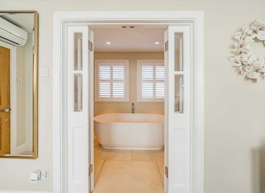 Properties for sale in Crowborough Road - SW17 9QD view12