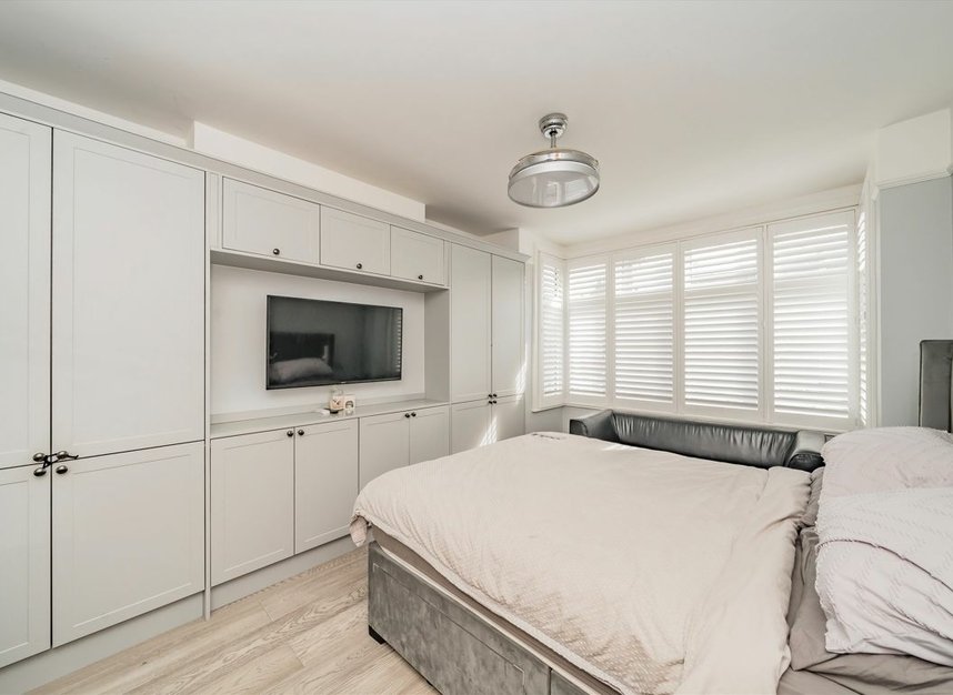 Properties for sale in Crowborough Road - SW17 9QD view10