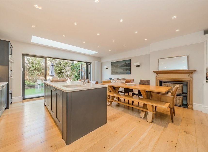Properties for sale in Crowborough Road - SW17 9QD view3