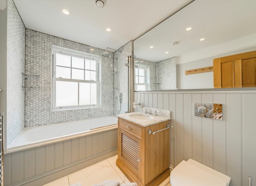 Properties for sale in Crowborough Road - SW17 9QD view11