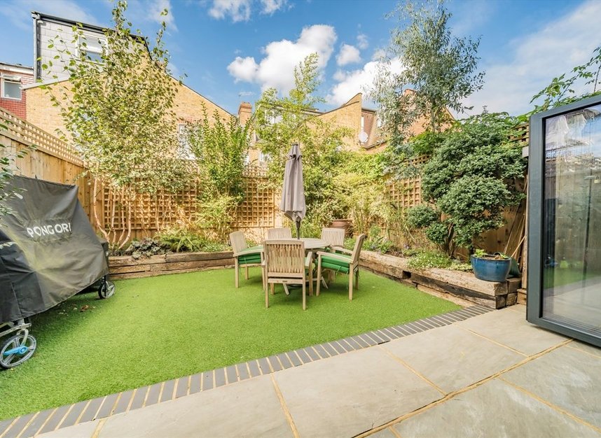 Properties for sale in Crowborough Road - SW17 9QD view4
