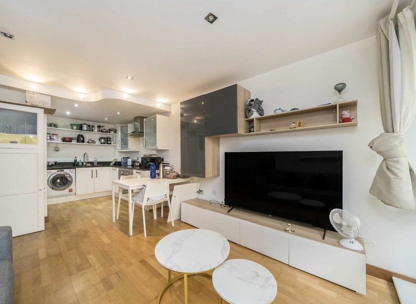 Properties sold in Cuba Street - E14 8LD view4
