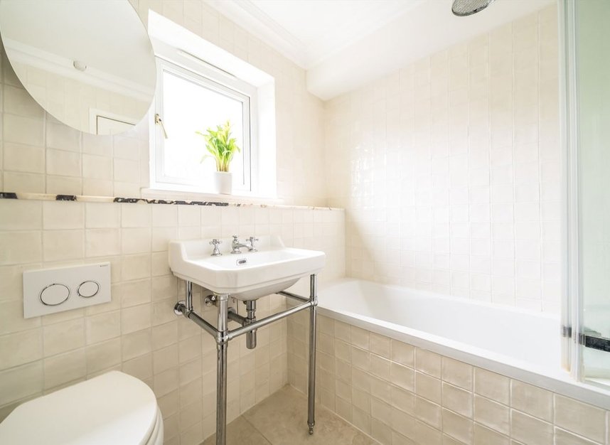 Properties for sale in Cubitt Terrace - SW4 6HJ view4