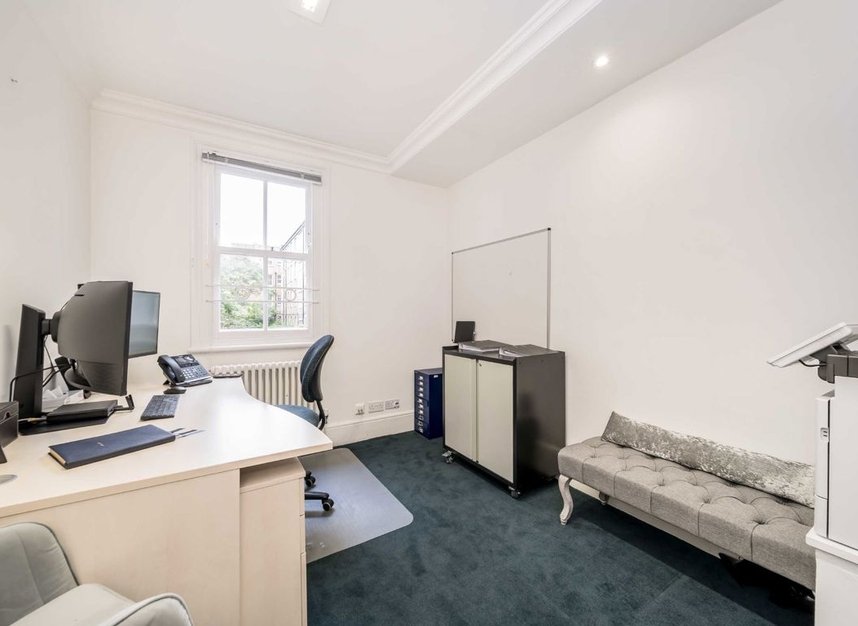 Properties for sale in Cumberland Crescent - W14 8XB view3