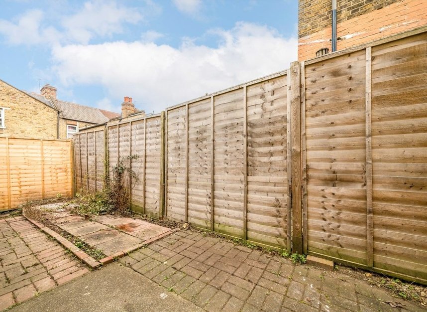 Properties sold in Cumberland Road - W7 2ED view7