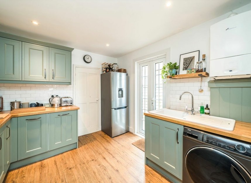 Properties sold in Cumberland Road - W7 2ED view3