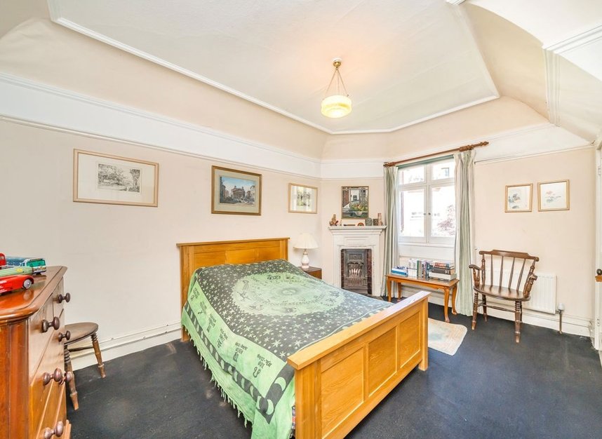 Properties for sale in Dartmouth Park Hill - NW5 1JE view11