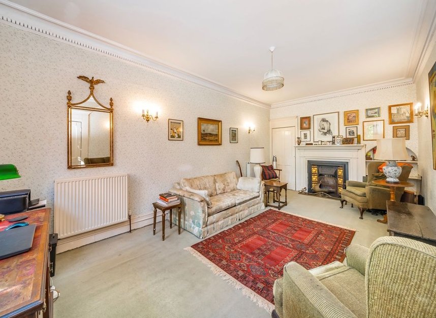 Properties for sale in Dartmouth Park Hill - NW5 1JE view4