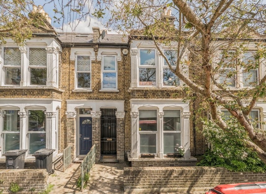 Properties for sale in Daubeney Road - E5 0EQ view1