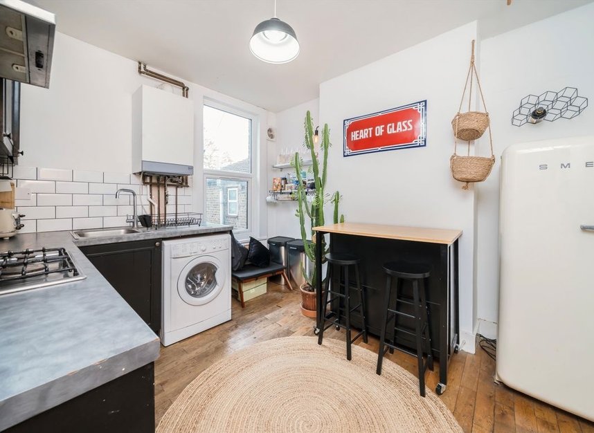 Properties for sale in Daubeney Road - E5 0EQ view3