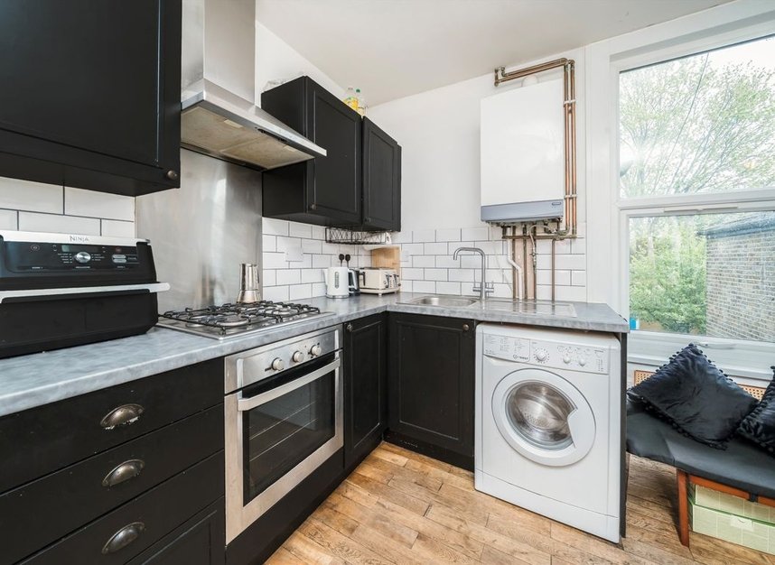 Properties for sale in Daubeney Road - E5 0EQ view5