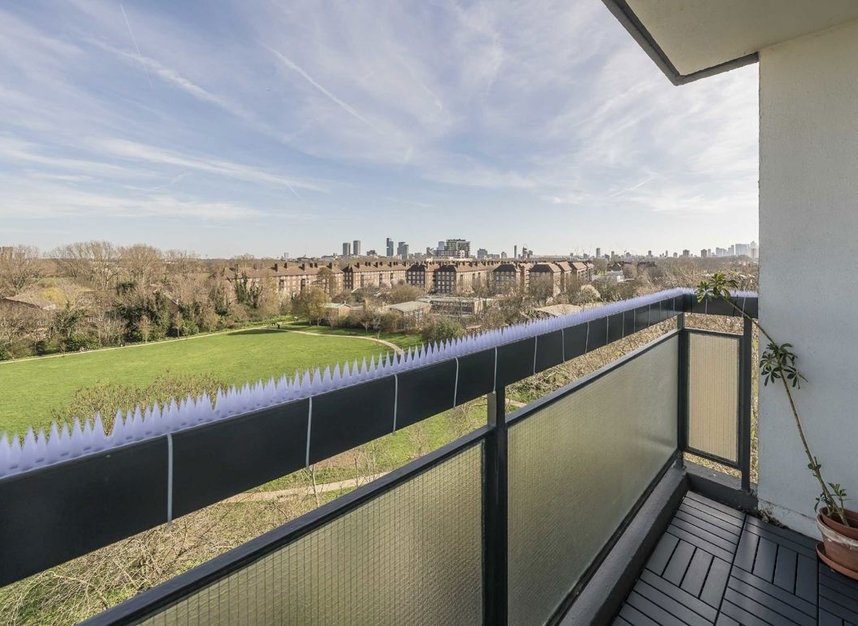 Properties for sale in Daubeney Road - E5 0EN view2